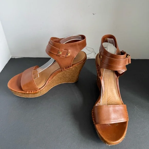 UGG ‘Maryanne’ Wedge Sandal. Size 9.5 - Picture 3 of 14
